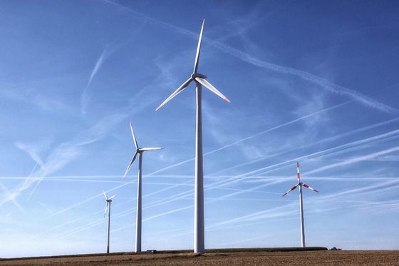 Ein Foto von mehreren Windkraftanlagen (Foto: Bernd Czerwonski)