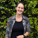Musiktherapeutin Anna Schmucker hilft anderen, ihre Gefühle mit Musik hörbar zu machen.