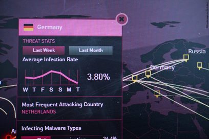 Grafische Bildschirmdarstellung von Cyber-Attacken im Internet