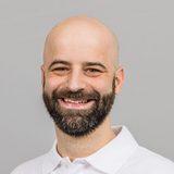 Ein Porträt-Foto von Simon P.