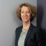 Portraitfoto von Prof. Anne C. Frenzel