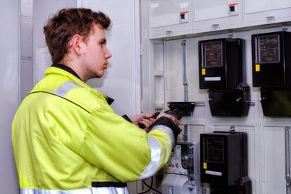 Elektroniker für Betriebstechnik sind gefragt, wenn Anlagen gewartet oder installiert werden müssen.