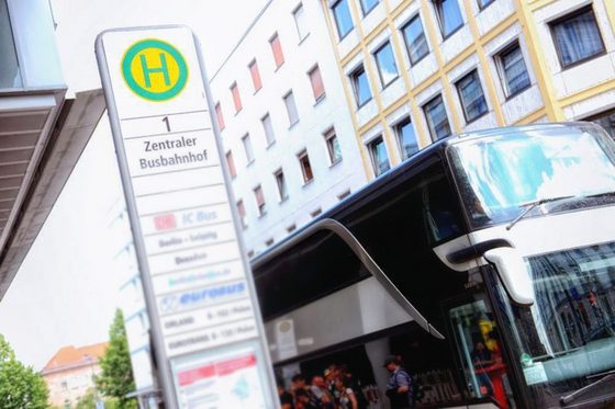 Ein Bus am Zentralen Busbahnhof in Nürnberg (Foto: Martin Rehm)